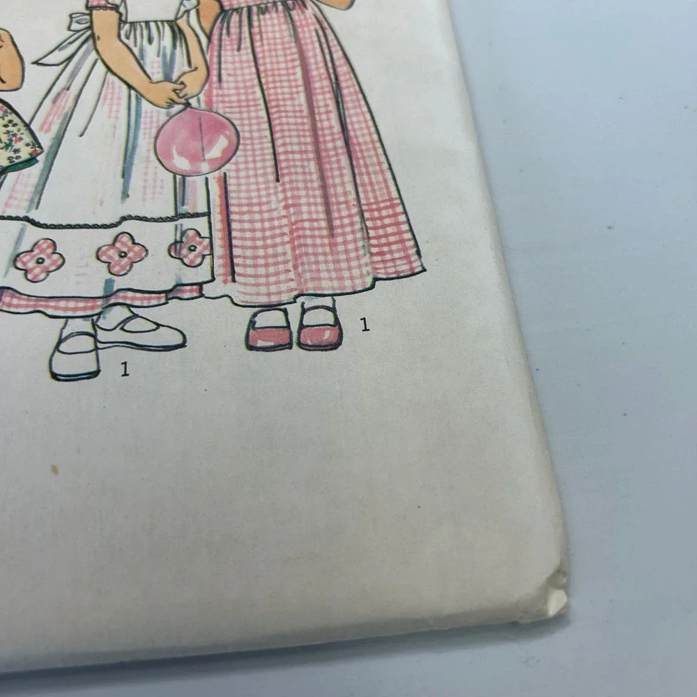 Simplicity‎ Vintage 1970's Pattern #6686 Girls Dress/Pinafore 2 Lengths Size 4